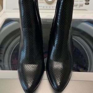 Black Textured Women's Ankle Boots